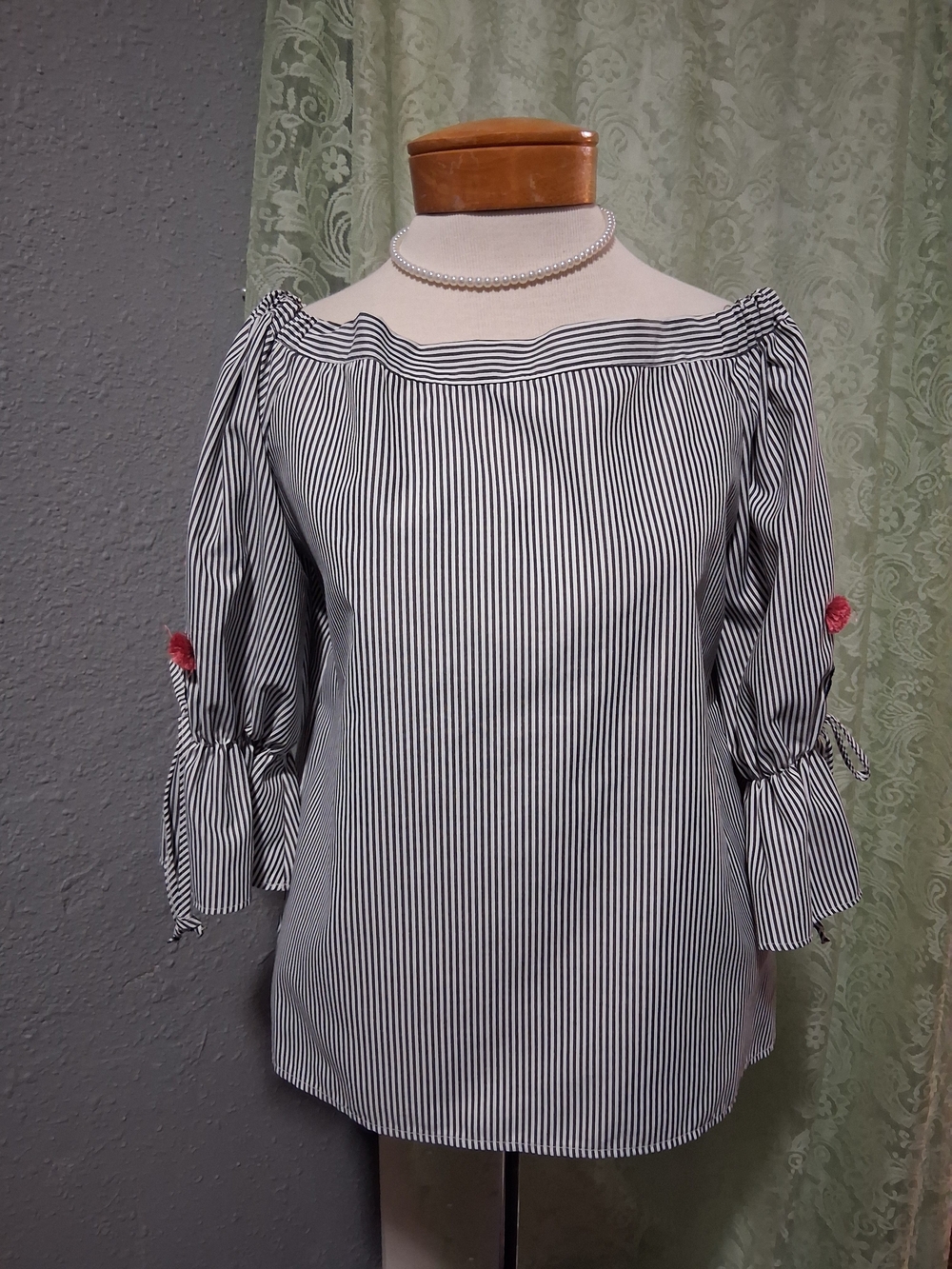 Knotrol Pullover Stripped off shoulder woman's shirt size Medium Mix colors
